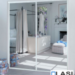 Peililiukuovet kirkkailla peileillä