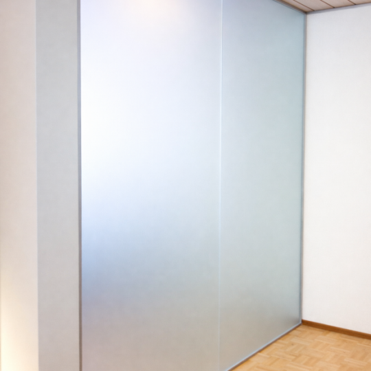 Toimiston lasiseinä 8mm karkaistu etsattu lasi