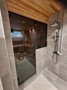 sauna tummilla laseilla