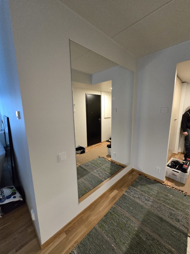 Peilit ja peiliseinät