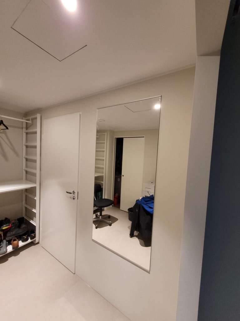 Peilit ja peiliseinät