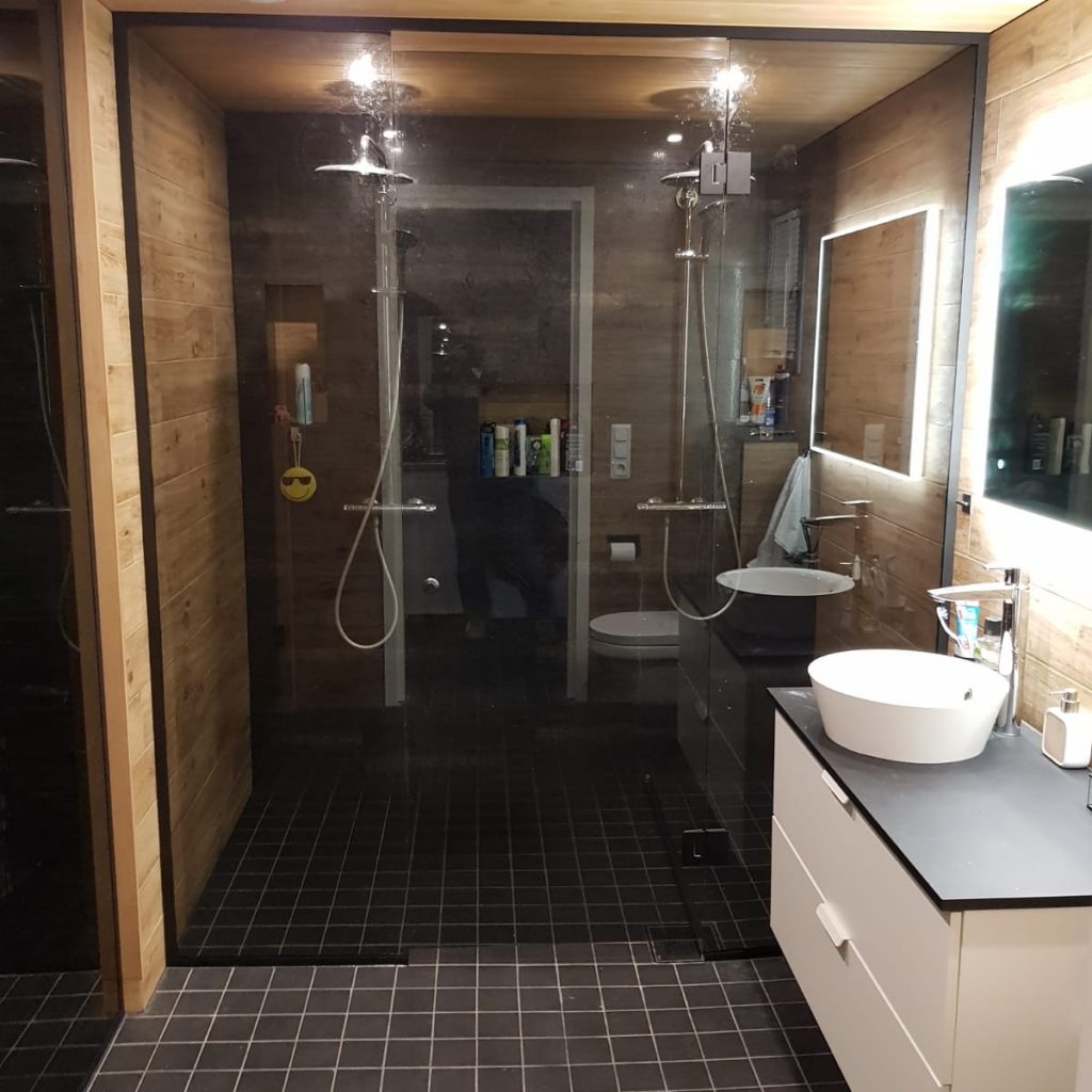 Saunan lasiseinät