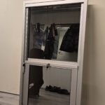 Asiakaspalveluluukku nostomekanismilla