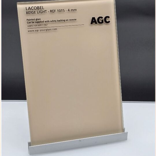 Vaalea beige 1015 , Taustamaalattu lasi 4mm (Lacobel lasit)