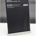 Matelac Black Classic -mattapintainen musta lasi, pehmeästi valoa hajottava ja hillitysti heijastava pinta