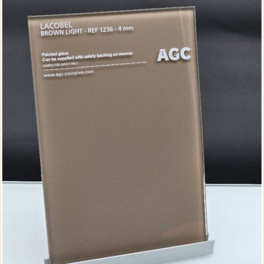 Vaalea ruskea 1236 , Taustamaalattu lasi 4mm (Lacobel lasit)