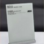 MATELAC 4MM Soft White -vaaleanvalkoinen lasipinta, pehmeä sävy ja tasaisesti valoa heijastava pinta