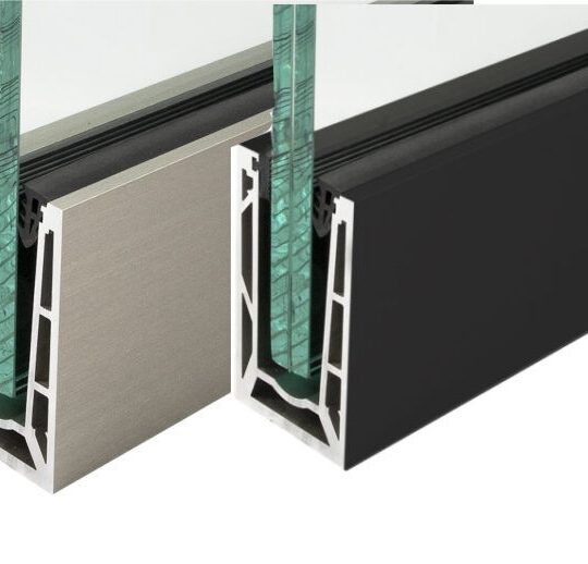 Lasikaideprofiili 2500 mm – Säädettävä lattiakiinnitysmalli