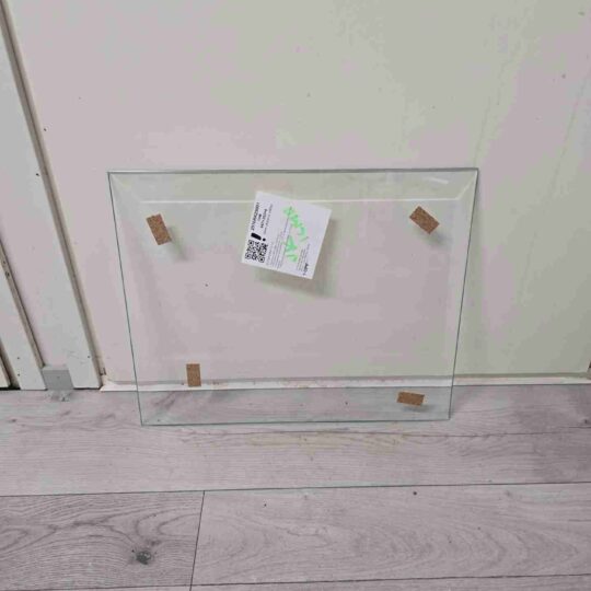 6mm kirkas,karkaistu, fasetti 25mm kolmella sivulla, lev 447x362mm